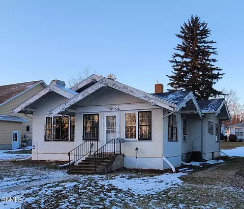 516 4th St NW, Valley City, ND 58072