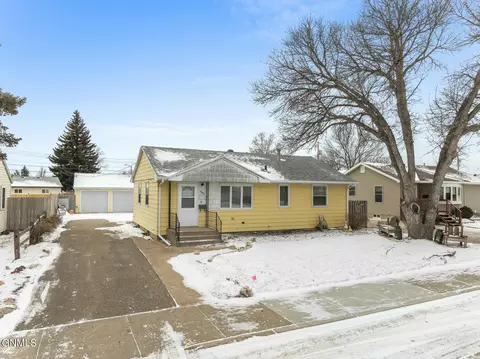 909 18th St W, Williston, ND 58801