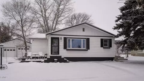 313 2nd Ave NW, Beulah, ND 58523