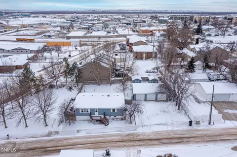524 6th St E, Williston, ND 58801