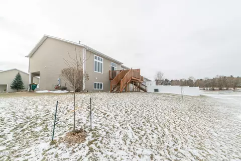 1728 Calgary Loop, Bismarck, ND 58503 photo 35