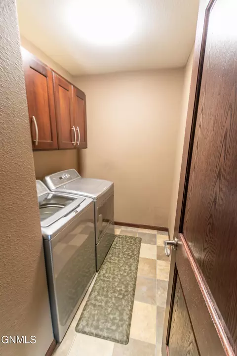 1728 Calgary Loop, Bismarck, ND 58503 photo 15