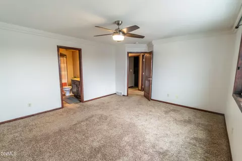 1728 Calgary Loop, Bismarck, ND 58503 photo 17