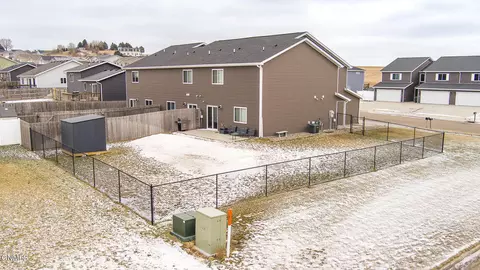 4724 Impala Ct NW, Mandan, ND 58554 photo 25