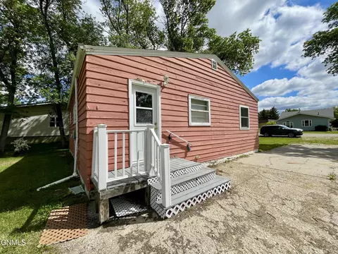 302 Grove St, Lignite, ND 58752 photo 17