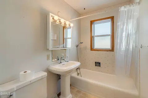 1823 Ryan Dr, Bismarck, ND 58501 photo 13