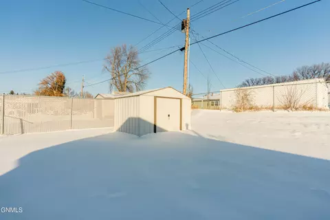 1823 Ryan Dr, Bismarck, ND 58501 photo 47