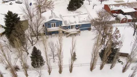 107 15th Circle Dr, Beulah, ND 58523 photo 2