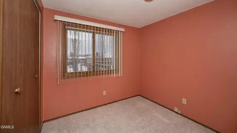 107 15th Circle Dr, Beulah, ND 58523 photo 20