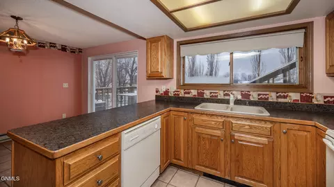 107 15th Circle Dr, Beulah, ND 58523 photo 13