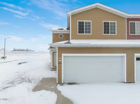 2738 29th St W, Williston, ND 58801