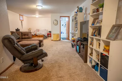 801 Custer Dr, Mandan, ND 58554 photo 23