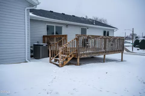 801 Custer Dr, Mandan, ND 58554 photo 31