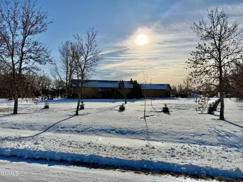4934 140th Ave NW, Williston, ND 58801 photo 2