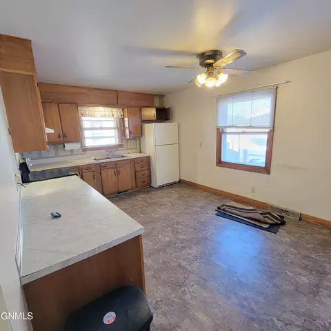 Kitchen - 527 Meadow Ln, Bismarck, ND 58504 photo 1 of 2