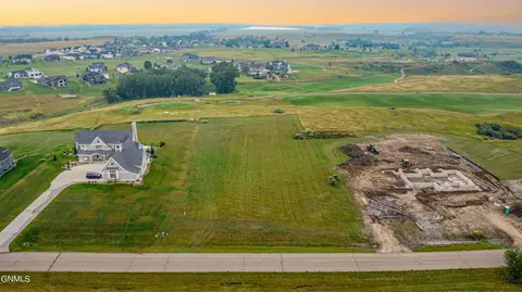 8104 Nicklaus Dr, Bismarck, ND 58503 photo 19