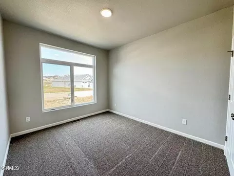 4812 Cornice Loop, Bismarck, ND 58503 photo 24