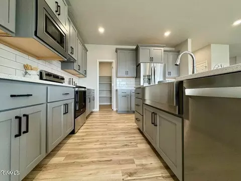 4812 Cornice Loop, Bismarck, ND 58503 photo 12