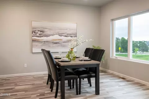 4829 Cornice Lp, Bismarck, ND 58503 photo 13