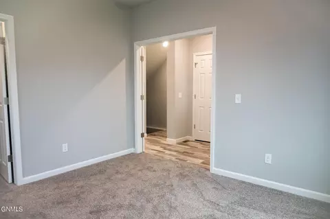 4829 Cornice Lp, Bismarck, ND 58503 photo 6