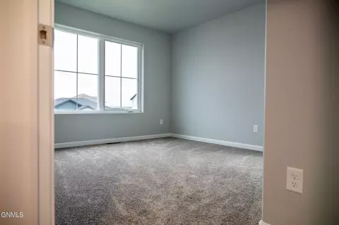 4829 Cornice Lp, Bismarck, ND 58503 photo 25