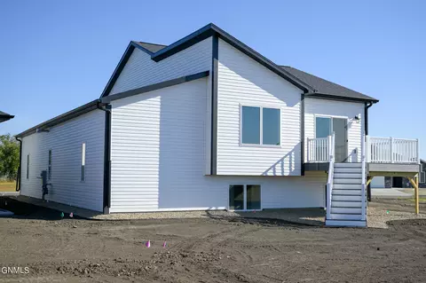 2529 Dutton Cir SE, Mandan, ND 58554 photo 45