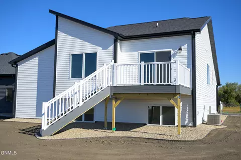 2529 Dutton Cir SE, Mandan, ND 58554 photo 44