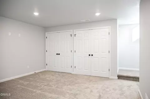 2529 Dutton Cir SE, Mandan, ND 58554 photo 26