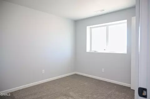 2529 Dutton Cir SE, Mandan, ND 58554 photo 37