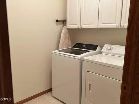 339 Calgary Ave, Bismarck, ND 58503 photo 7