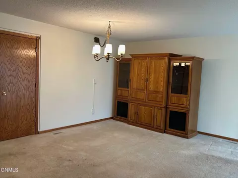 339 Calgary Ave, Bismarck, ND 58503 photo 19