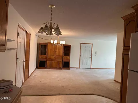 339 Calgary Ave, Bismarck, ND 58503 photo 23