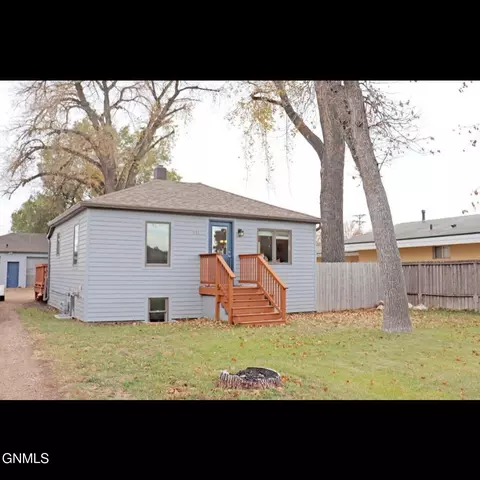 531 Bowen Ave, Bismarck, ND 58504