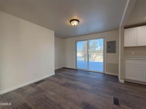433 8th Ave SE, Stanley, ND 58784 photo 15