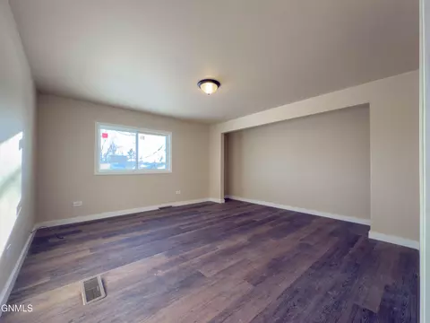 433 8th Ave SE, Stanley, ND 58784 photo 23
