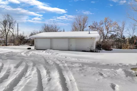 3811 University Ave, Williston, ND 58801 photo 4