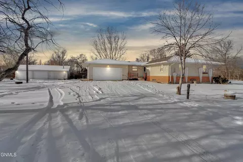3811 University Ave, Williston, ND 58801