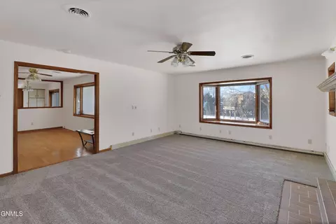 3811 University Ave, Williston, ND 58801 photo 17