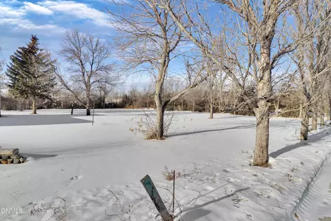 3811 University Ave, Williston, ND 58801 photo 7