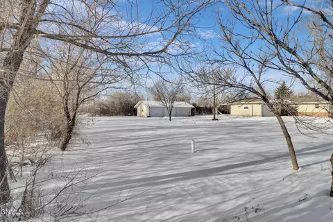 3811 University Ave, Williston, ND 58801 photo 3