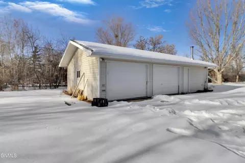 3811 University Ave, Williston, ND 58801 photo 5