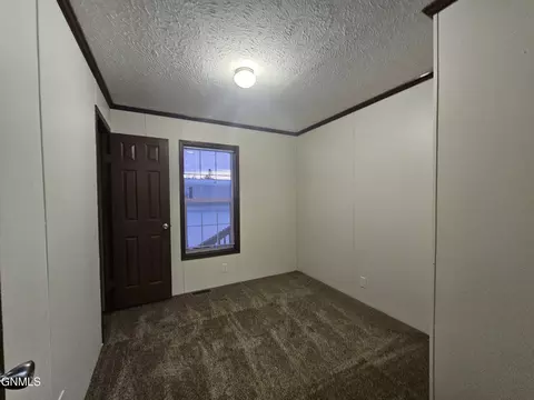2035 Sioux St W, Williston, ND 58801 photo 20