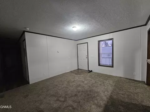 2035 Sioux St W, Williston, ND 58801 photo 3