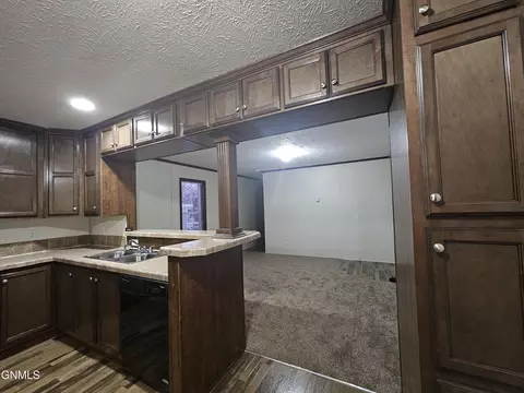 2035 Sioux St W, Williston, ND 58801 photo 7