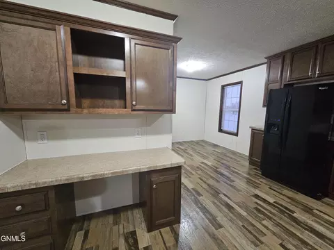2035 Sioux St W, Williston, ND 58801 photo 8