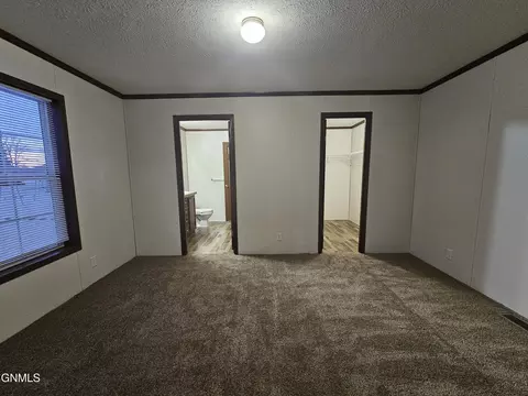 2035 Sioux St W, Williston, ND 58801 photo 17