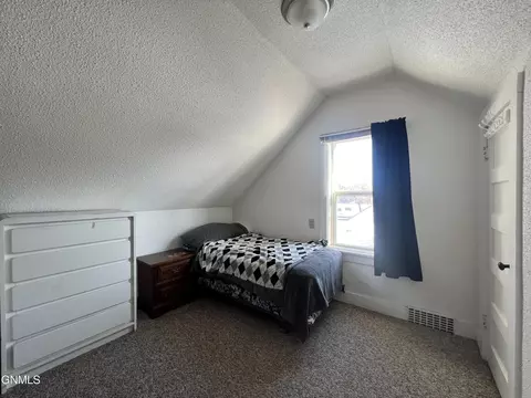 Bedroom - 423 2nd St SE, Stanley, ND 58784 photo 6 of 6