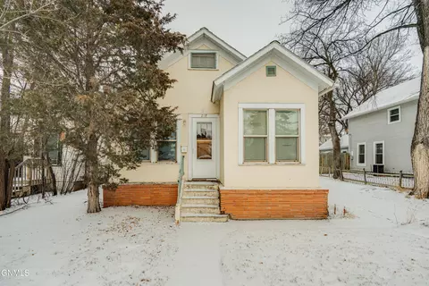 218 Rosser Ave, Bismarck, ND 58501