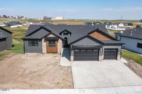 5323 Mica Dr, Bismarck, ND 58503
