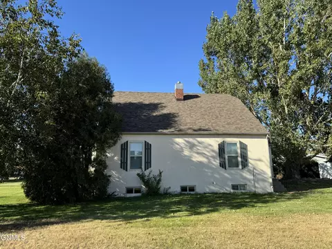 2410 University Ave, Williston, ND 58801 photo 22